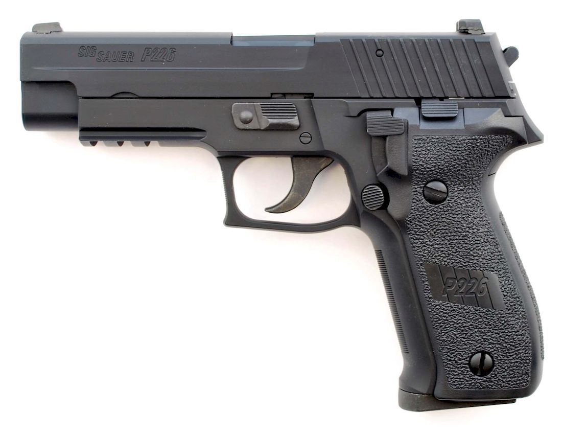 東京マルイ　SIG P226 Tokyo Marui Sig P226 6mm Airsoft Gas Blow Back Pistol RIF