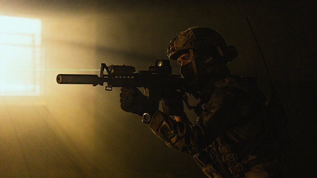 A stealthy airsoft player